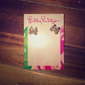 lilly pulitzer crab earings!